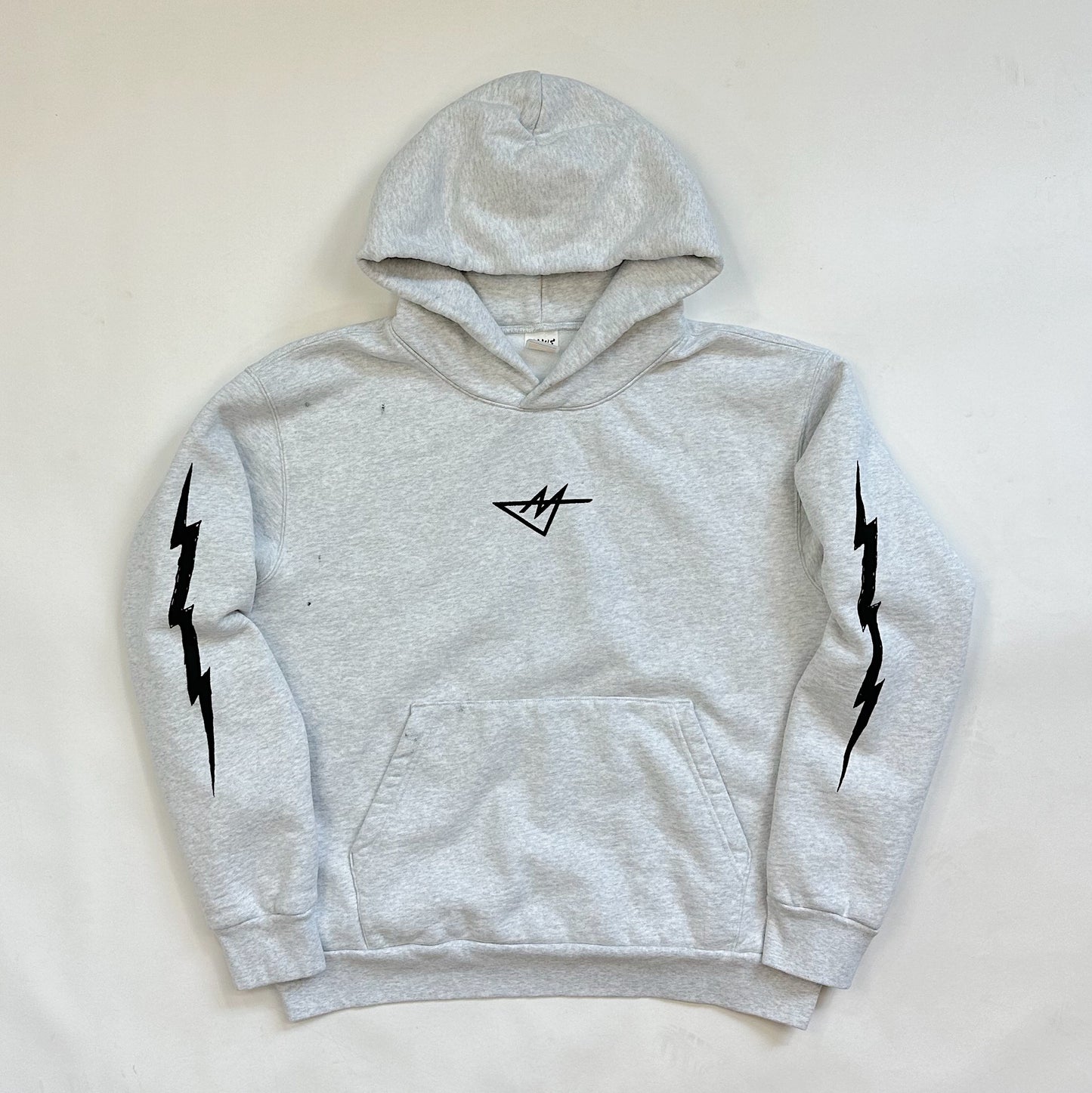 GRAY ESSENTIAL HOODIE