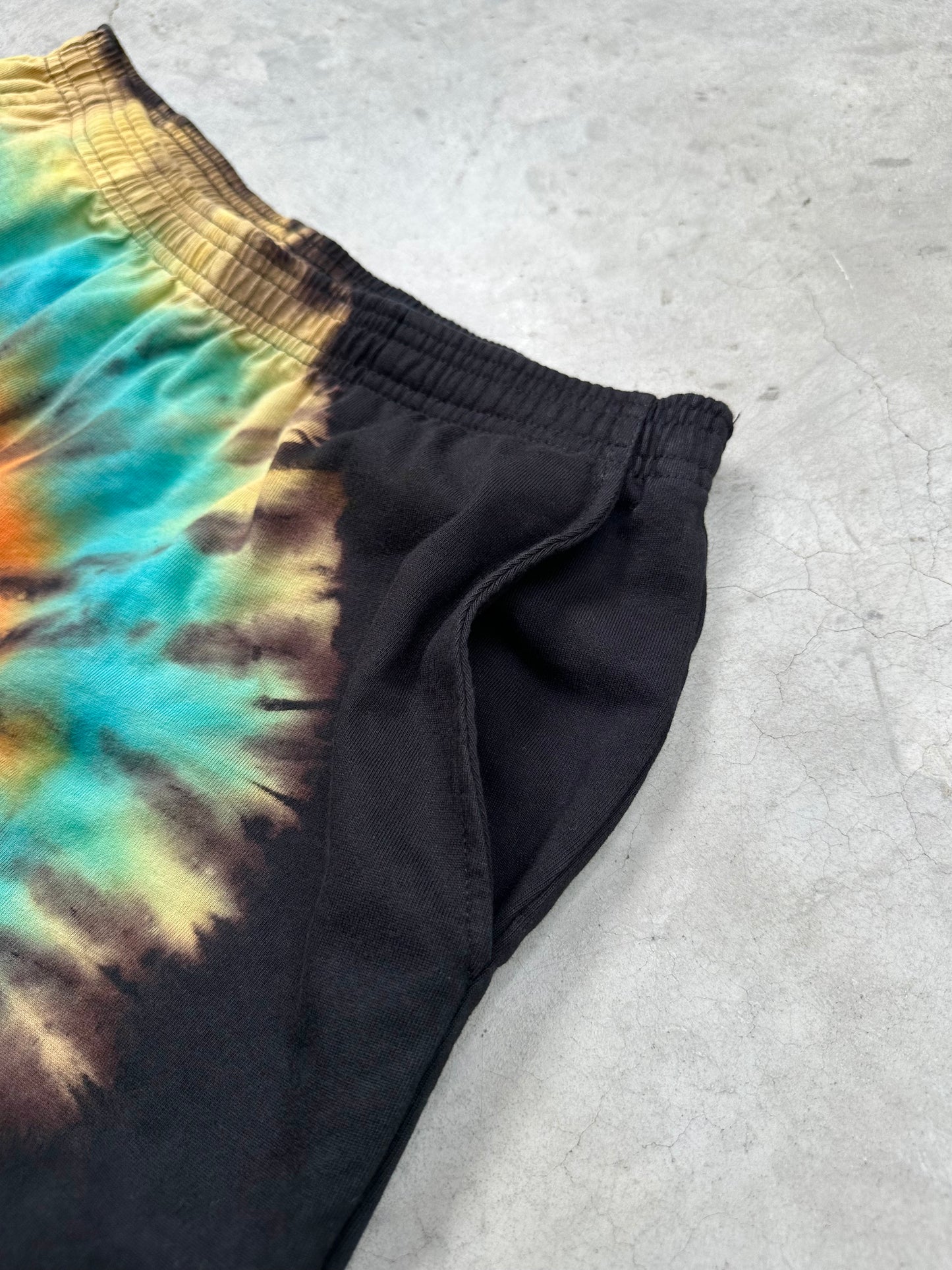 REVERSE SHORT