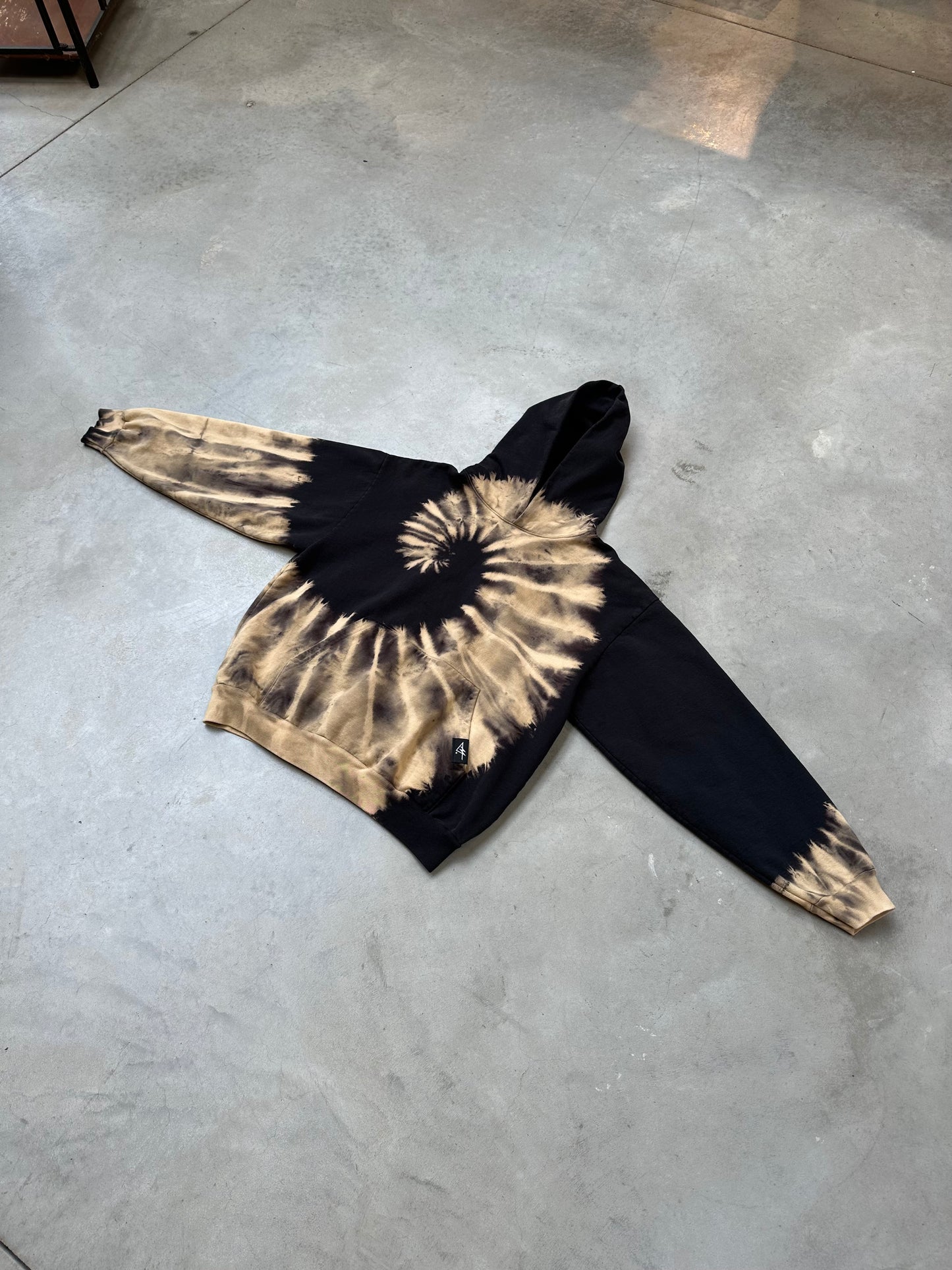 GREAT WAVE HOODIE