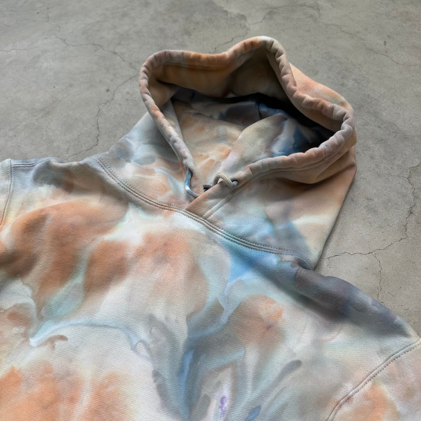 New SEA DUST HOODIE