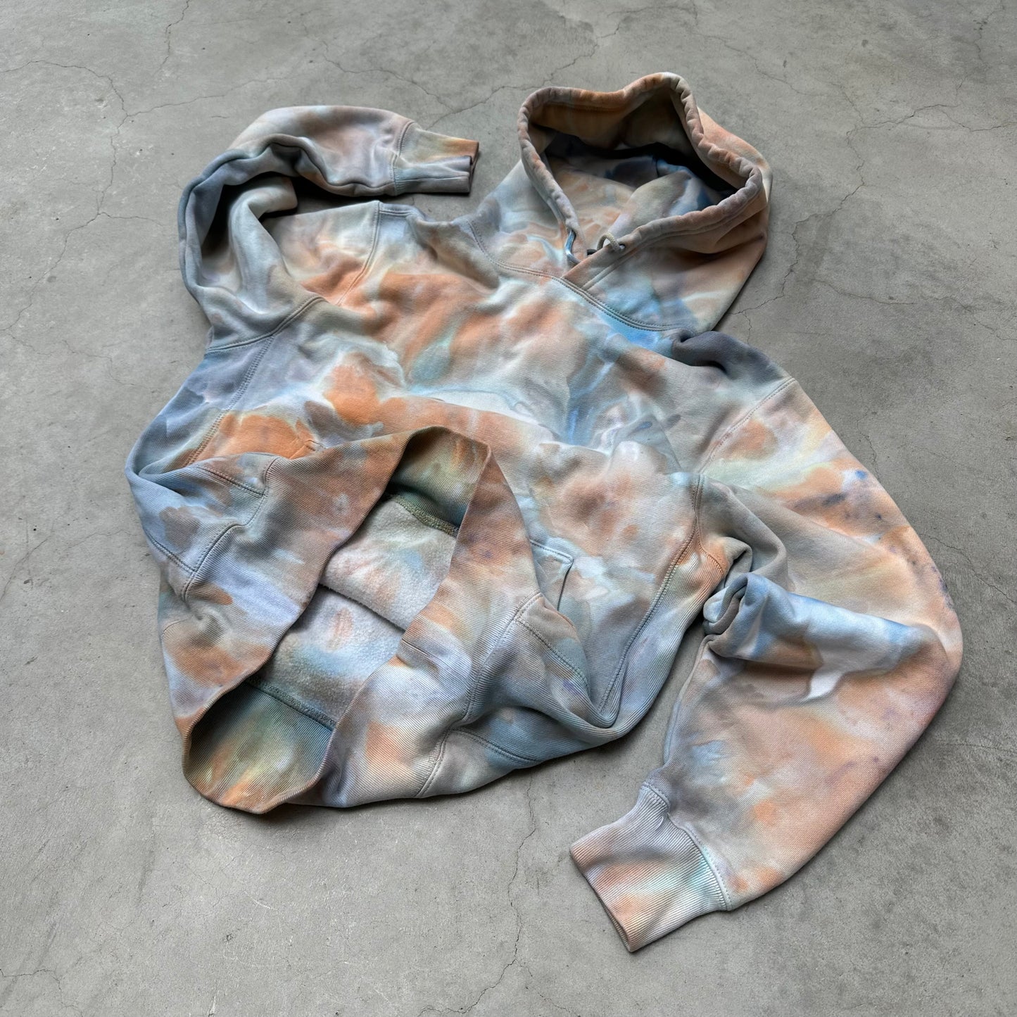 New SEA DUST HOODIE