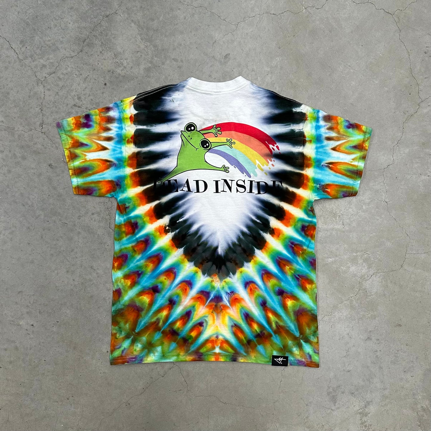 Graphic 1 of 1 T (L)